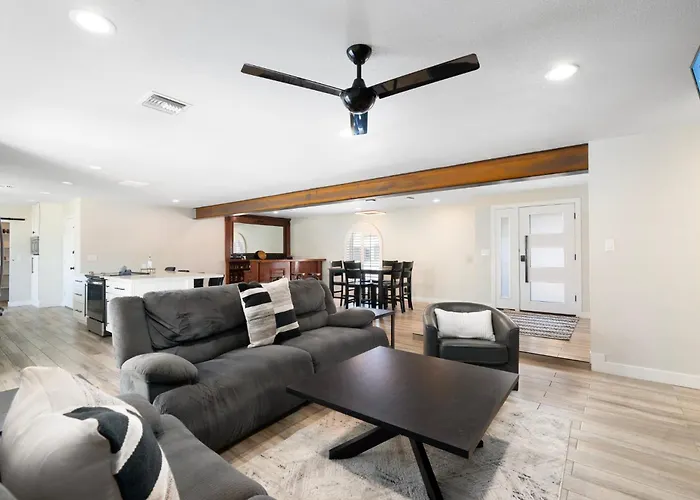4bd Kierland & Quarters Pool & Palms